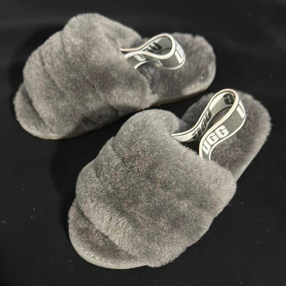 NWOT UGG Fluff Yeah Gray Slide Sandal